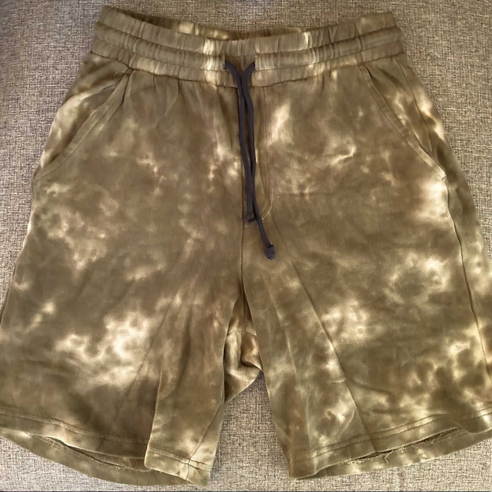 Men’s tie dye shorts
